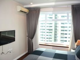 2 Bedroom Apartment for rent at Circle Condominium, Makkasan