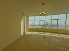 1 बेडरूम अपार्टमेंट for sale at Orient Towers, Orient Towers, Al Bustan