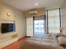 2 спален Кондо в аренду в The Fourwings Residence , Hua Mak