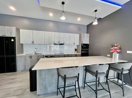 4 спален Дом for sale in Раваи, Пхукет Тощн, Раваи