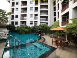 2 Bedroom Condo for rent at Gardengrove Suites, Khlong Toei