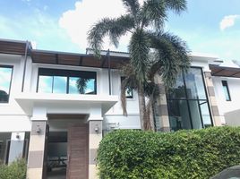 5 Bedroom Villa for sale at The Lake House, Si Sunthon