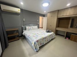 2 Schlafzimmer Wohnung zu vermieten im Baan Thanarak Phuket, Talat Nuea, Phuket Town