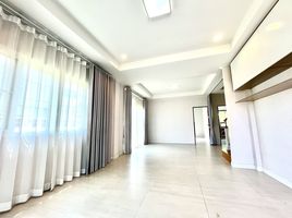 5 Bedroom Villa for rent at Supalai Prima Villa Phutthamonthon Sai 3, Sala Thammasop