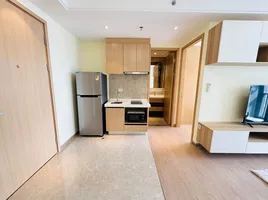 1 спален Кондо в аренду в Regal Condo Sathorn - Naradhiwas, Thung Mahamek