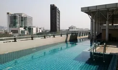 Photo 2 of the Gemeinschaftspool at The Address Sukhumvit 42