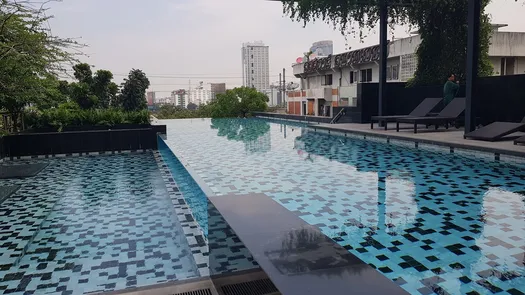 3D视图 of the Communal Pool at Circle Living Prototype