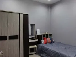 2 Schlafzimmer Reihenhaus zu verkaufen im Yu Charoen Village 3, Ban Pet, Mueang Khon Kaen, Khon Kaen