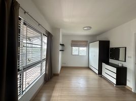 3 Bedroom Townhouse for sale at Baan Pruksa 83 Boromratchonnanee-Sai 5, Bang Toei