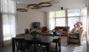 4 Bedrooms Villa for sale in Khlong Toei Nuea, Bangkok Raveevan Residence
