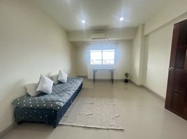 2 Schlafzimmer Wohnung zu vermieten im Baan Thanarak Phuket, Talat Nuea