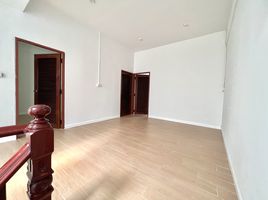 3 спален Таунхаус for sale in Centralplaza Rama 3, Chong Nonsi, Chong Nonsi