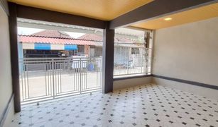 2 Schlafzimmern Reihenhaus zu verkaufen in Bang Khu Rat, Nonthaburi 