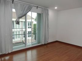3 Bedroom Townhouse for sale at Baan Klang Muang Sathorn-Taksin 2, Bang Kho