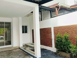 2 Bedroom Townhouse for sale in Phuket Town, Phuket, Talat Nuea, Phuket Town