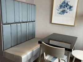 1 Schlafzimmer Appartement zu vermieten im The Diplomat Sathorn, Si Lom