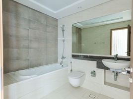 2 Bedroom Apartment for sale at The Bay, Business Bay