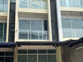 3 спален Таунхаус for sale in Nimman, Suthep, Suthep