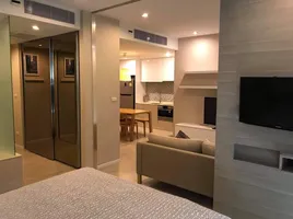 1 Schlafzimmer Wohnung zu vermieten im The Room Sukhumvit 21, Khlong Toei Nuea