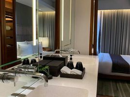 Studio Condo for rent at Hansar Rajdamri, Lumphini