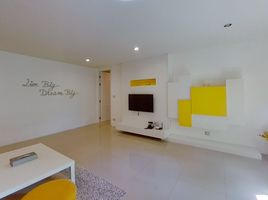 1 Bedroom Apartment for rent at Benviar Tonson Residence, Lumphini