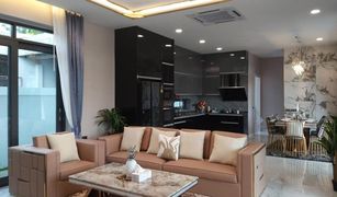 芭提雅 Pong Palm Lakeside Villas 4 卧室 别墅 售 