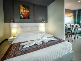 1 Schlafzimmer Wohnung zu verkaufen im Nai Harn Beach Condo, Rawai