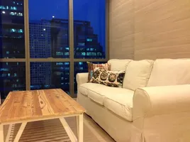 1 спален Кондо на продажу в The Room Sukhumvit 21, Khlong Toei Nuea