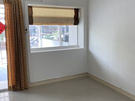 2 Schlafzimmer Reihenhaus zu vermieten im Indy 3 Prachauthit 90, Nai Khlong Bang Pla Kot