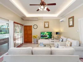 4 Schlafzimmer Villa zu vermieten im Fisherman Way Beach Villa, Rawai