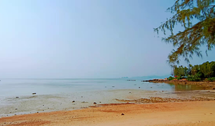 苏梅岛 湄南海滩 N/A 土地 售 