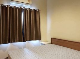 4 Schlafzimmer Reihenhaus zu vermieten im Golden Town 2 Onnut-Pattanakarn, Prawet
