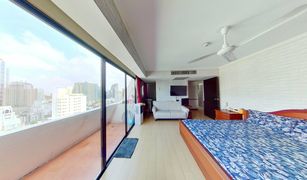 1 Schlafzimmer Wohnung zu verkaufen in Khlong Toei, Bangkok Omni Tower Sukhumvit Nana