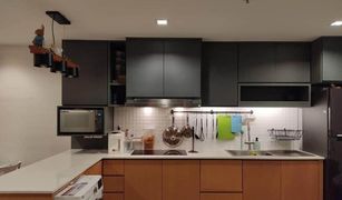 1 Bedroom Condo for sale in Si Lom, Bangkok Nusa State Tower Condominium