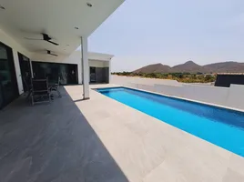 2 Schlafzimmer Villa zu vermieten in Hua Hin, Thap Tai, Hua Hin