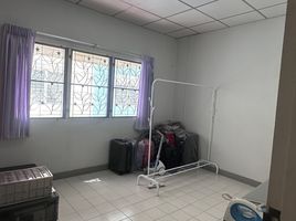 3 Schlafzimmer Reihenhaus zu verkaufen im Baan Eaknakhon, Tha Raeng, Bang Khen