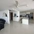 2 Schlafzimmer Wohnung zu verkaufen im Andaman Beach Suites, Patong