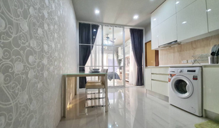 2 Bedrooms Condo for sale in Thanon Phaya Thai, Bangkok Noble Revent