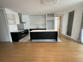 3 спален Кондо в аренду в Chern Residence, Khlong Tan Nuea