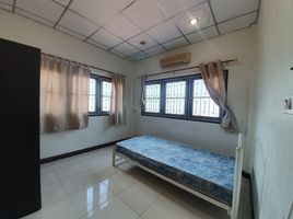 4 Bedroom House for sale in Central Rattanathibet, Bang Kraso, Bang Kraso