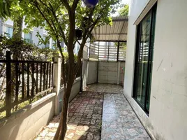 3 Bedroom Townhouse for sale at Baan Klang Muang Ngamwongwan, Thung Song Hong