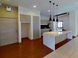 3 Bedroom Apartment for rent at Magic Bricks, Khlong Tan Nuea