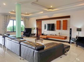 4 Schlafzimmer Villa zu verkaufen im Baan Ek Mongkol North Pattaya , Nong Prue