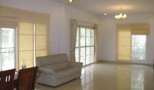 3 chambres Maison a vendre à Bang Lamung, Pattaya Suwarinee Foresta 4