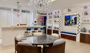 Кондо, 2 спальни на продажу в Khlong Toei, Бангкок Lake Green Condominium