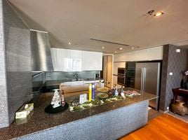 3 Bedroom Condo for sale at The Met, Thung Mahamek