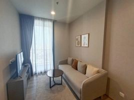 1 Schlafzimmer Appartement zu vermieten im Oka Haus, Khlong Tan