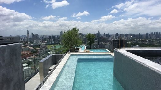 Photo 3 of the Communal Pool at Ashton Chula-Silom