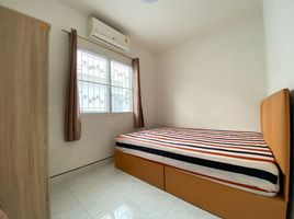 3 Schlafzimmer Reihenhaus zu vermieten im Baan Pruksa 58/2 Latkrabang Suvarnabhumi, Sisa Chorakhe Noi, Bang Sao Thong