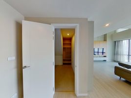 1 Bedroom Apartment for sale at The Room Sukhumvit 21, Khlong Toei Nuea